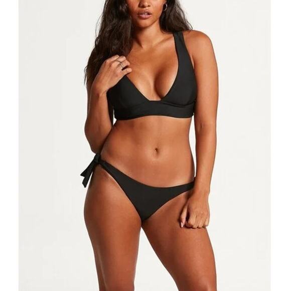 Volcom Women's Black Simply Seamless Halter Crisscross Back Swim Top Swim XS - Picture 1 of 5